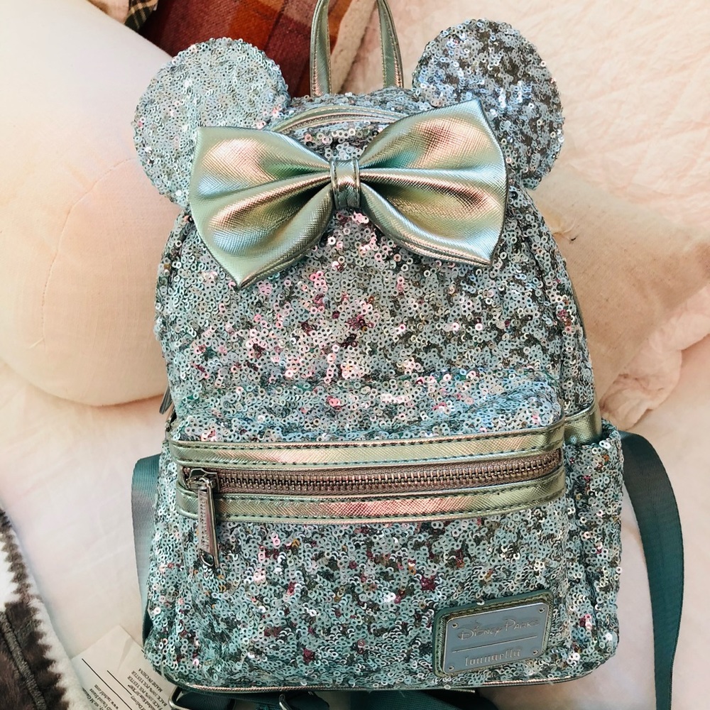 ❄️❄️SOLD❄️❄️Aqua Arendelle Loungefly Backpack